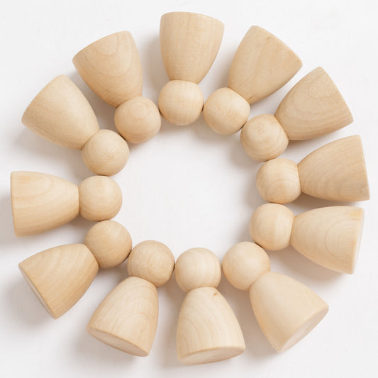 Trefigurer - naturlig tre - sett med 12 stk